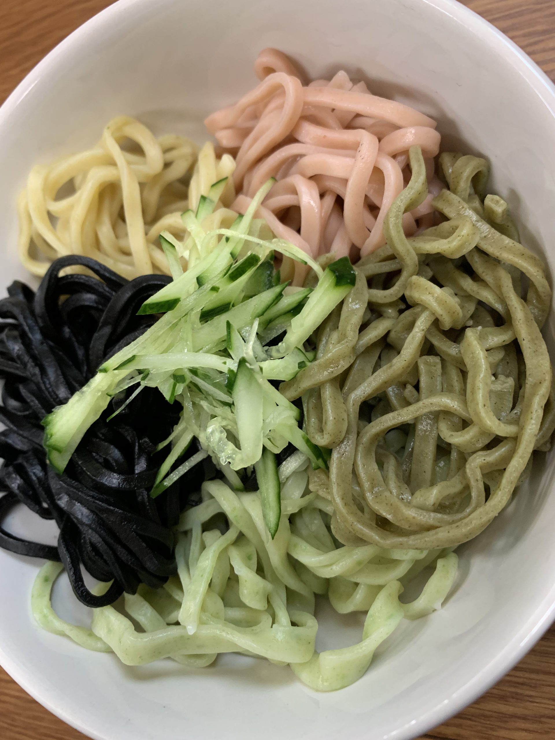 カラフル麺ランチ