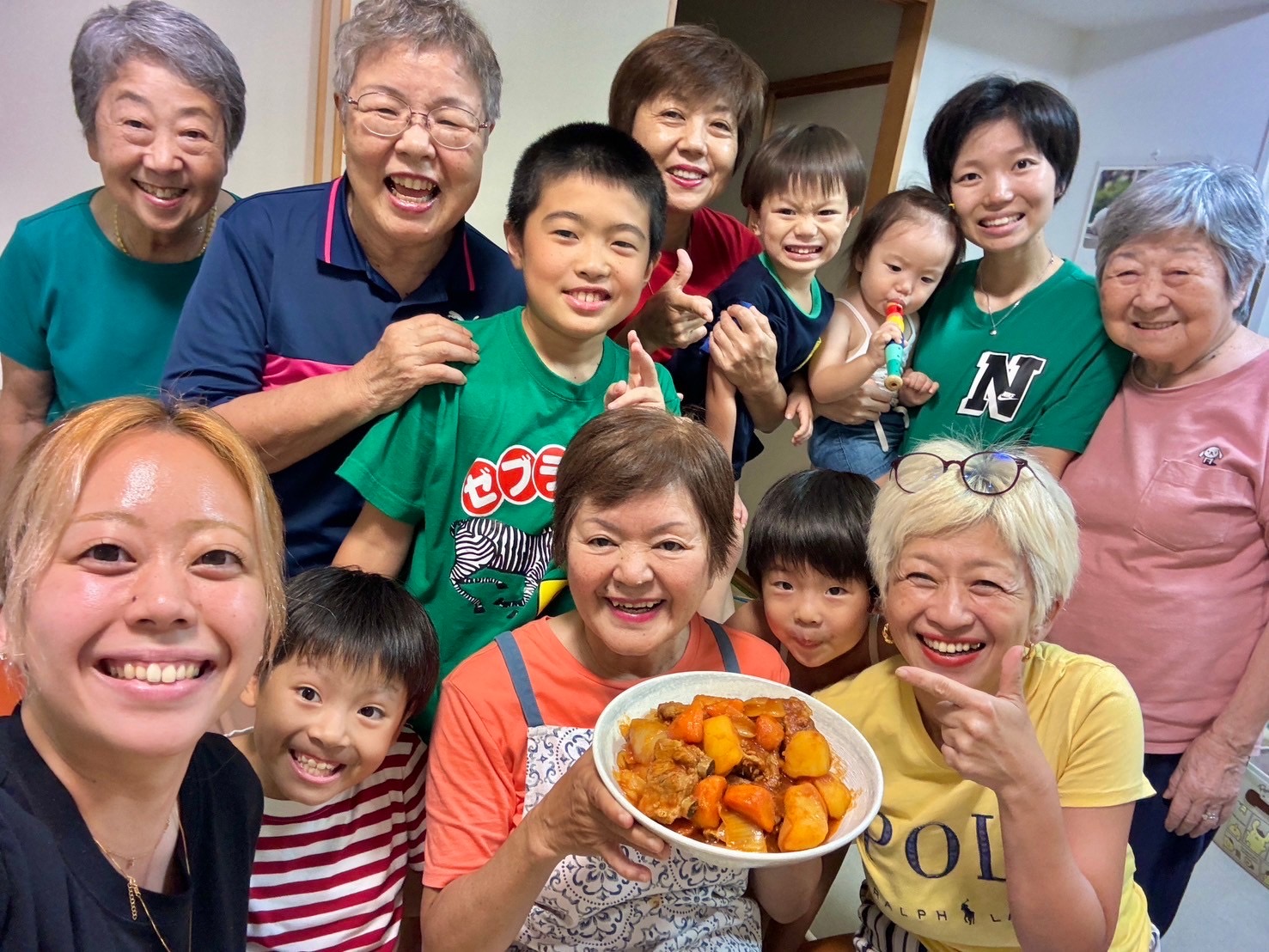 👵🏼 笑顔 溢れる ソーキのケチャップ煮